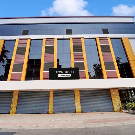 Hotel Super Townhouse Ernakulam North Kochi Zewnętrze zdjęcie